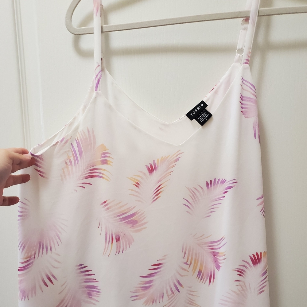 Torrid tank feather print size 1